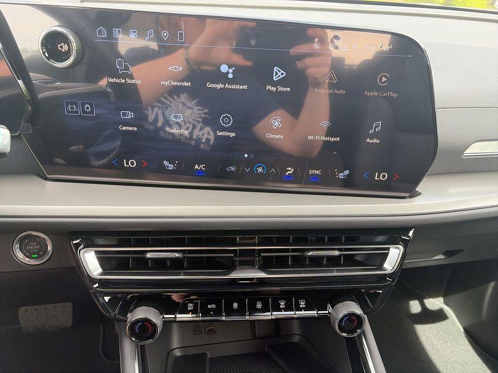 new 2026 Chevrolet Traverse car, priced at $43,020