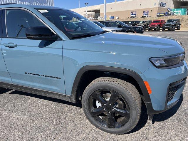 new 2026 Jeep Grand Cherokee car, priced at $51,205