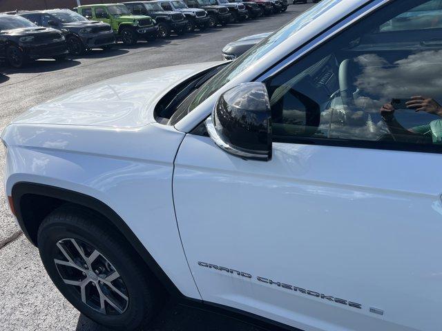 new 2025 Jeep Grand Cherokee car, priced at $49,427