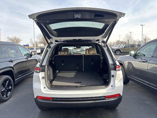 new 2025 Jeep Grand Cherokee car, priced at $47,065