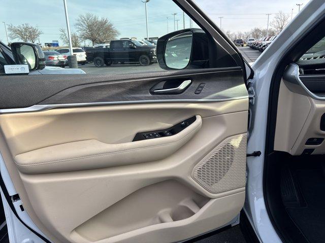 new 2025 Jeep Grand Cherokee car, priced at $47,065