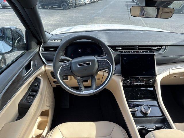 new 2025 Jeep Grand Cherokee car, priced at $47,065