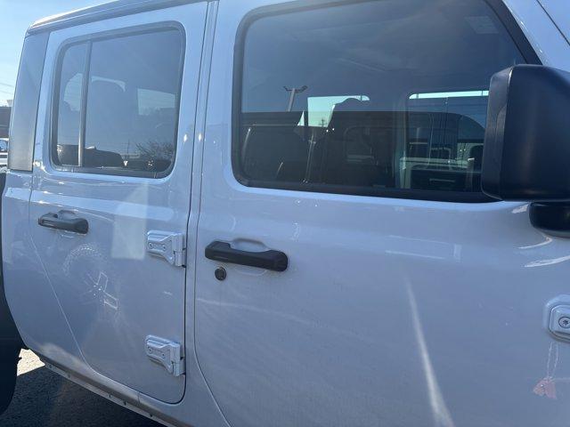 new 2026 Jeep Gladiator car, priced at $44,266