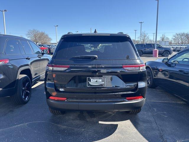 new 2025 Jeep Grand Cherokee car, priced at $48,200