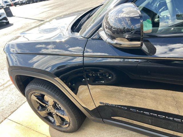 new 2025 Jeep Grand Cherokee car, priced at $46,592