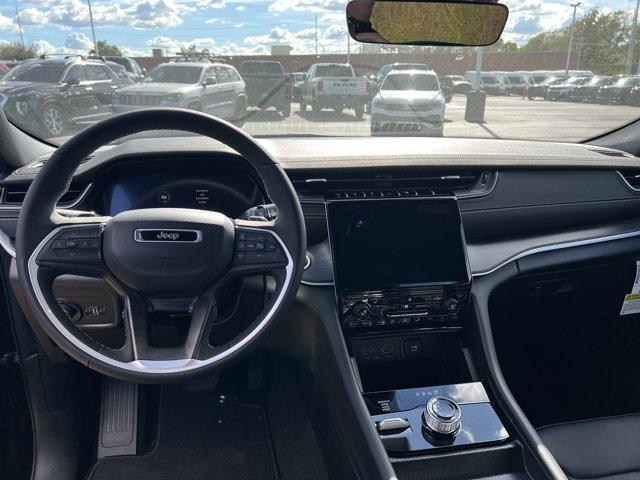 new 2025 Jeep Grand Cherokee car, priced at $46,592