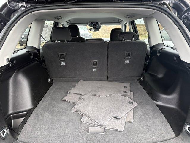 used 2022 Jeep Grand Cherokee car, priced at $18,795