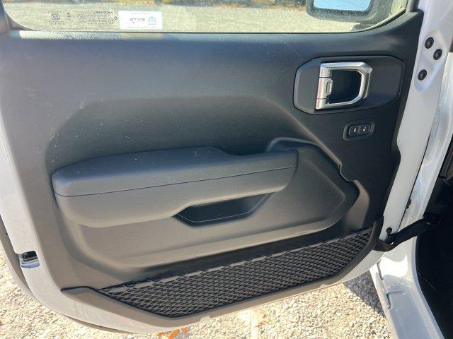 new 2026 Jeep Wrangler car, priced at $39,980