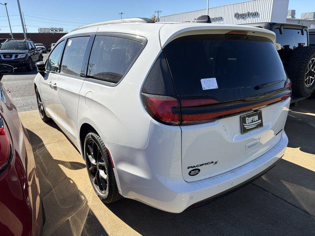 new 2026 Chrysler Pacifica car, priced at $54,996