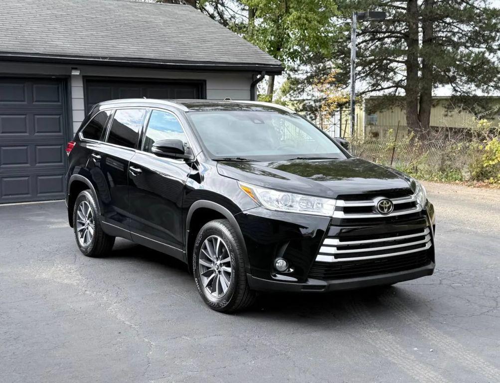 used 2019 Toyota Highlander car, priced at $17,999