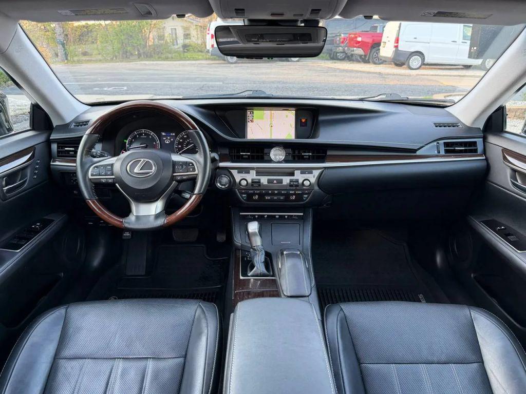 used 2018 Lexus ES 350 car, priced at $17,499