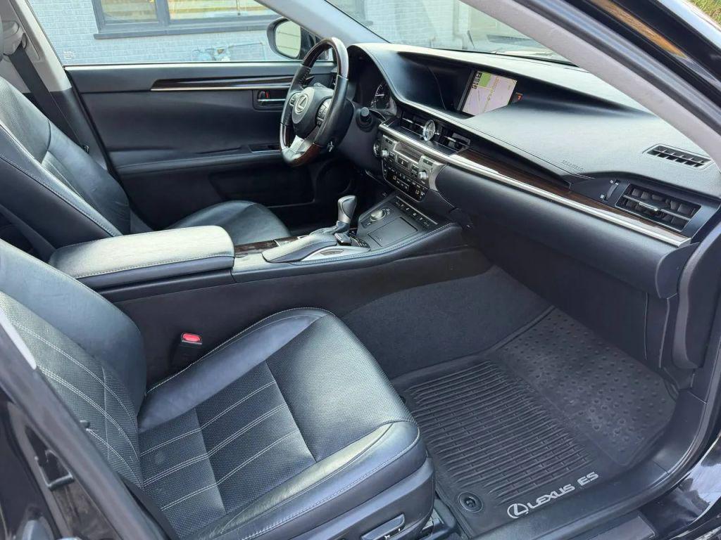 used 2018 Lexus ES 350 car, priced at $17,499