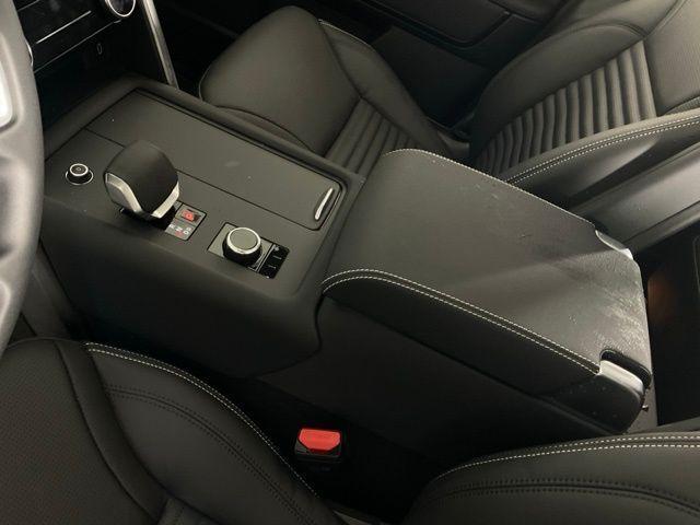 new 2026 Land Rover Discovery car, priced at $80,400