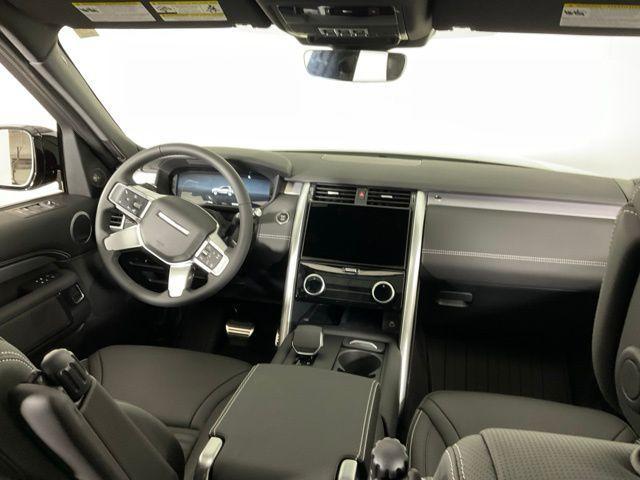 new 2025 Land Rover Discovery car, priced at $79,613