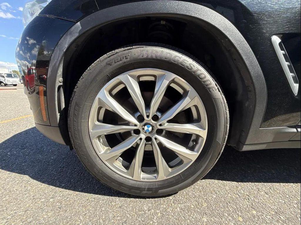 BMW X3 view 32