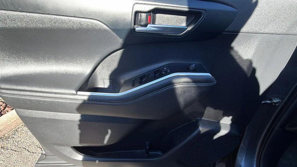 used 2023 Toyota Highlander car, priced at $35,990