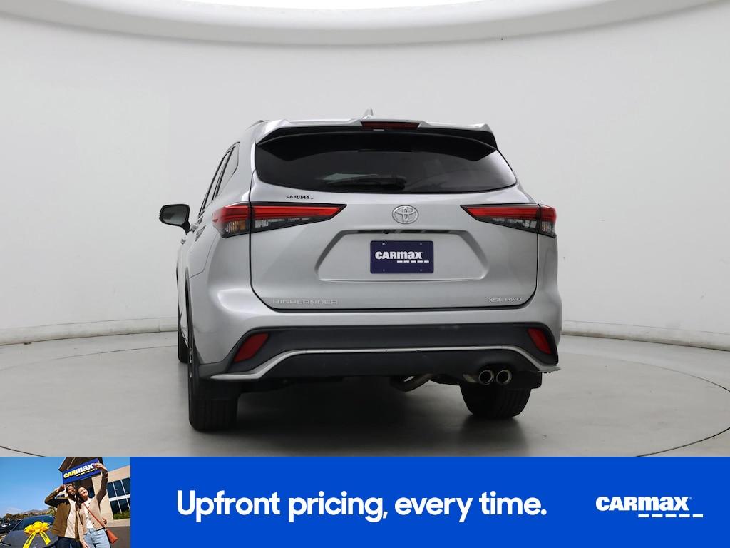 used 2021 Toyota Highlander car, priced at $35,998