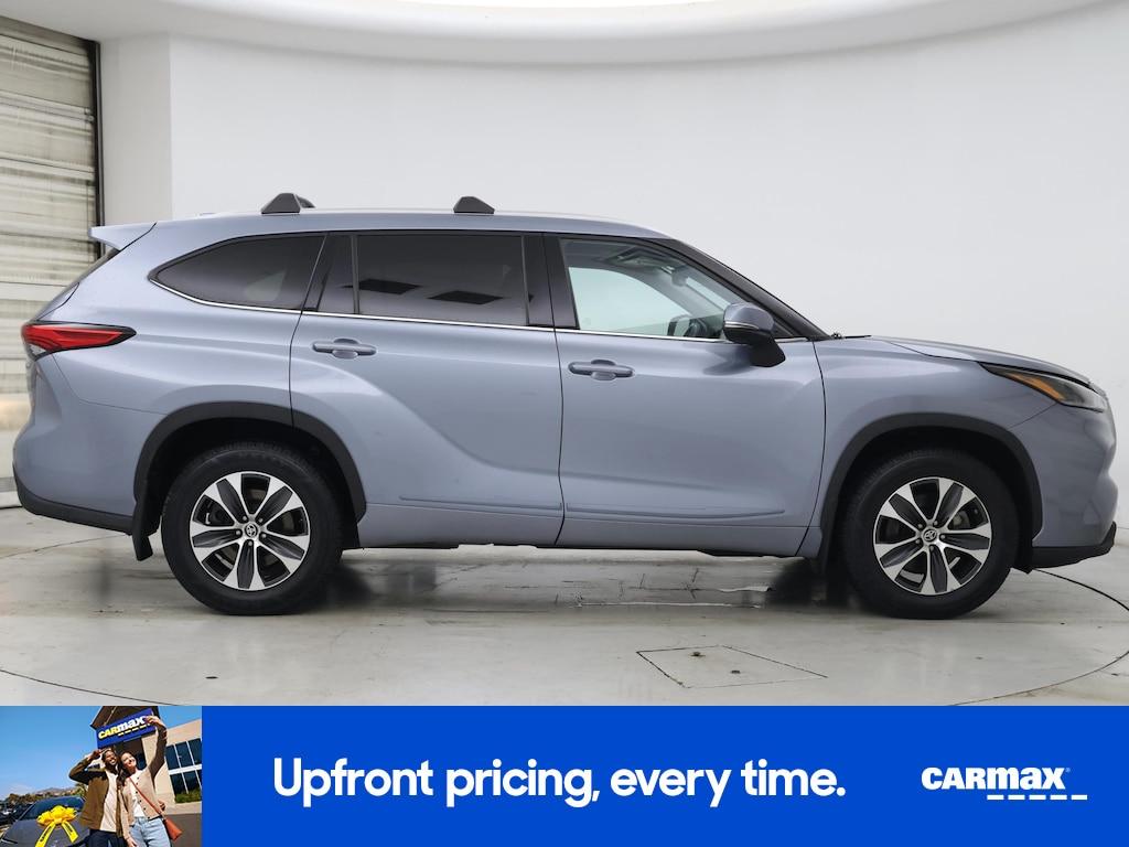 used 2021 Toyota Highlander car, priced at $29,998