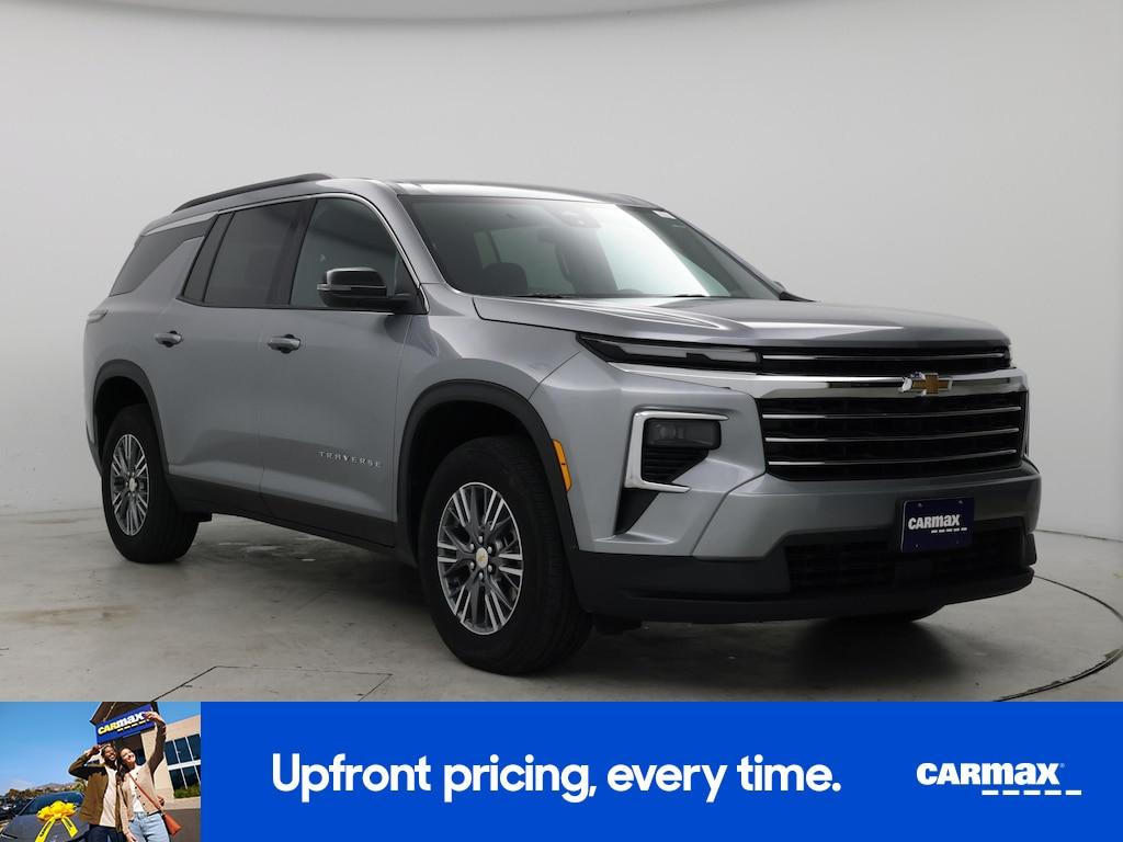 used 2025 Chevrolet Traverse car, priced at $33,998
