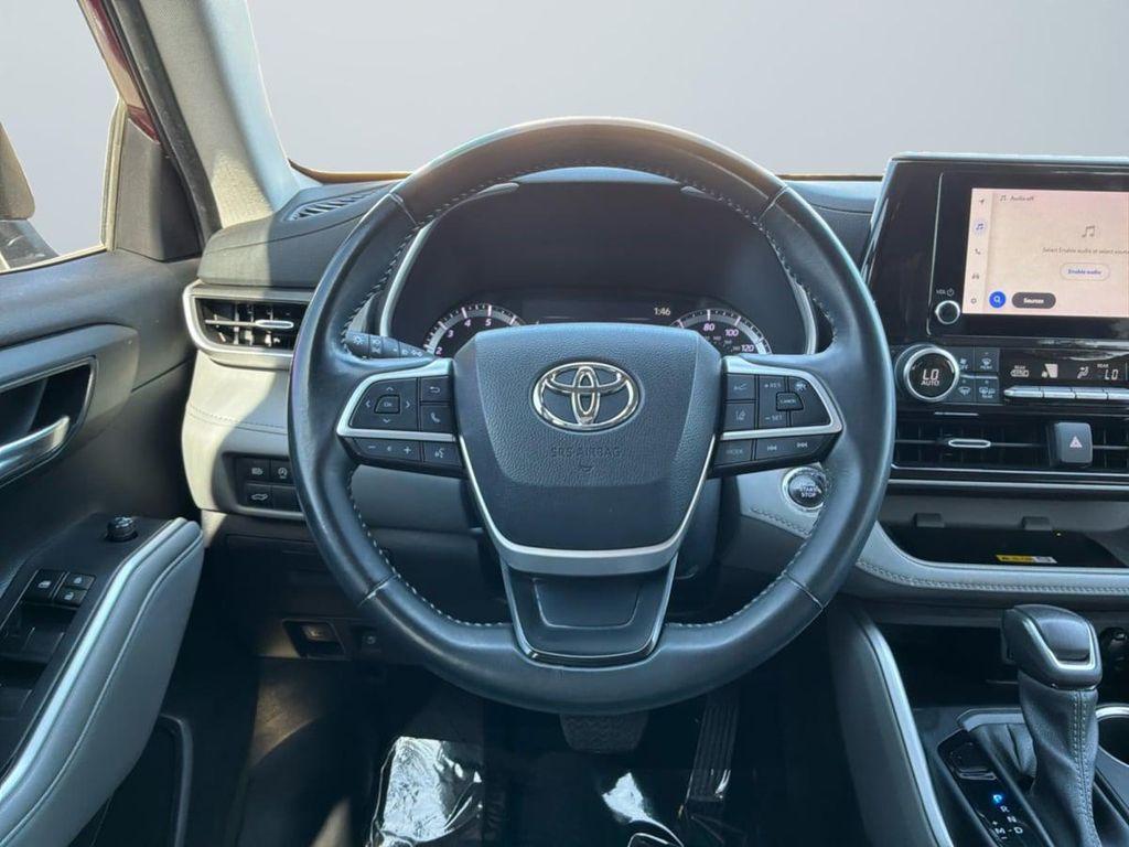 used 2023 Toyota Highlander car, priced at $33,784