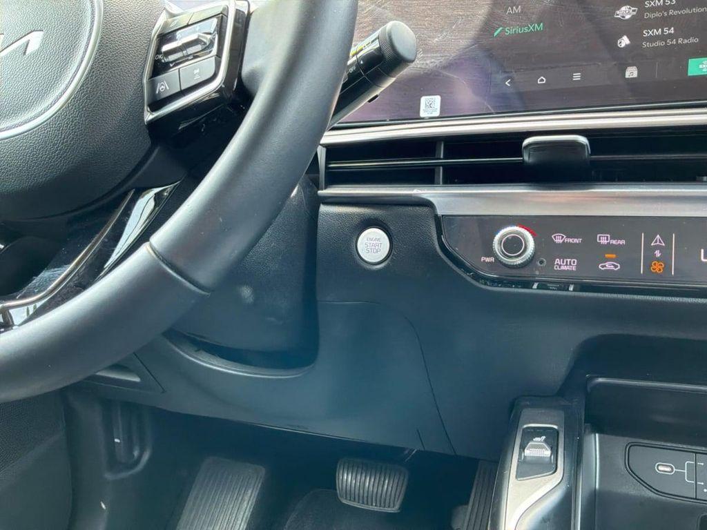 used 2025 Kia Sorento Plug-In Hybrid car, priced at $35,084