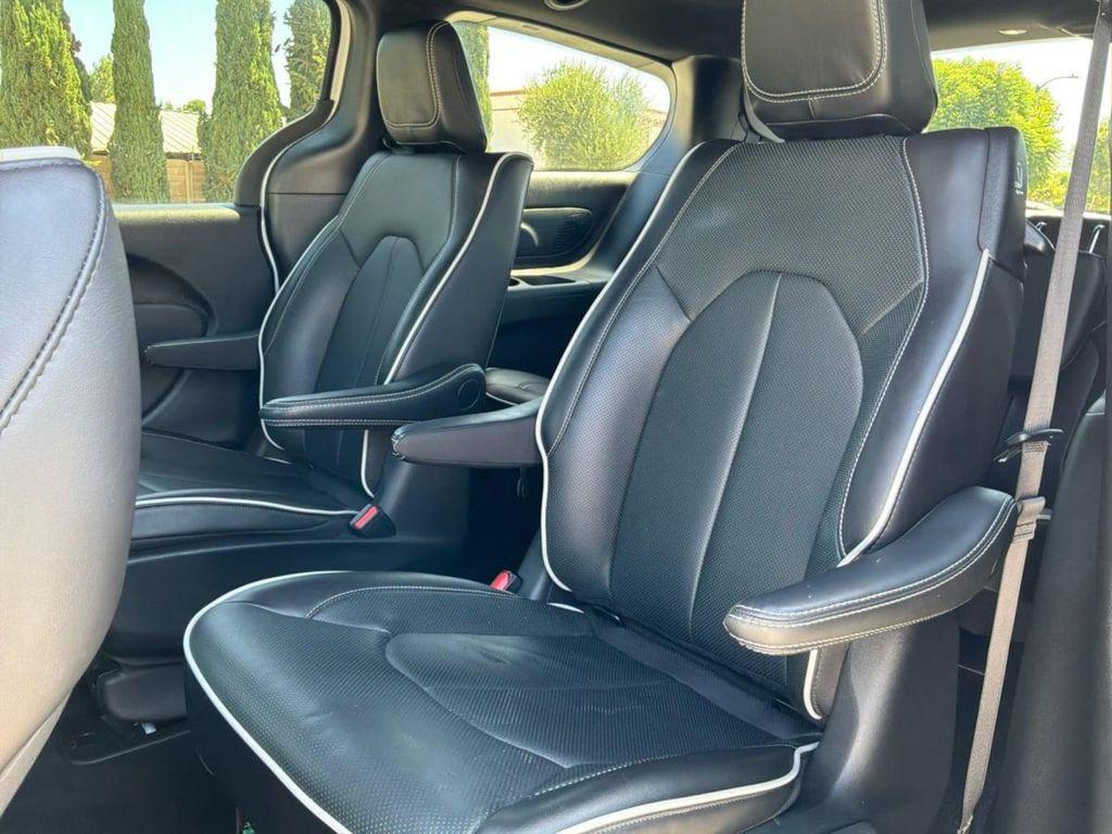 used 2025 Chrysler Pacifica Hybrid car, priced at $38,885