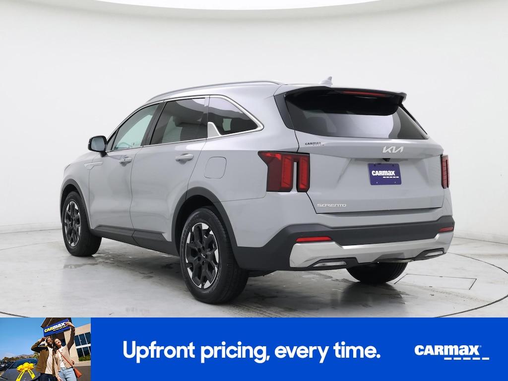 used 2025 Kia Sorento car, priced at $32,998