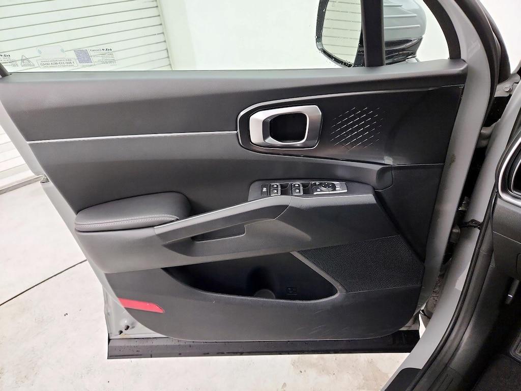 used 2025 Kia Sorento car, priced at $32,998