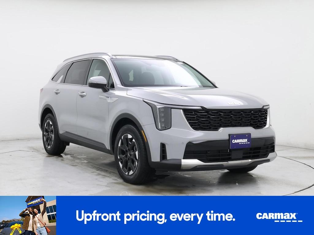 used 2025 Kia Sorento car, priced at $32,998