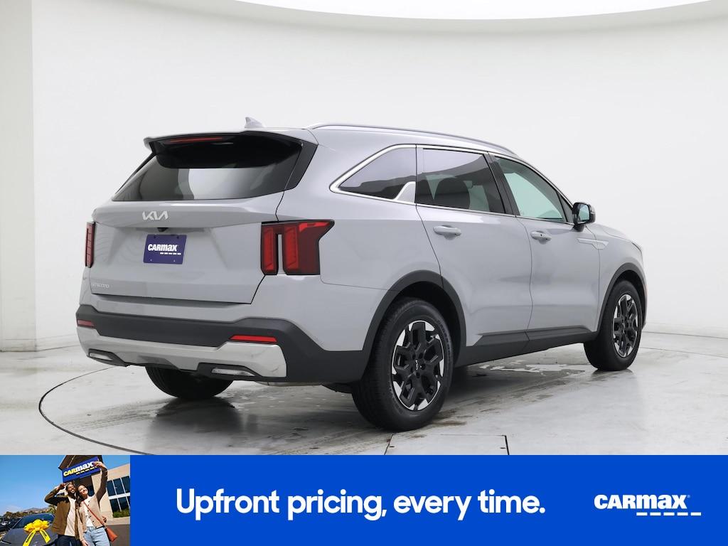 used 2025 Kia Sorento car, priced at $32,998