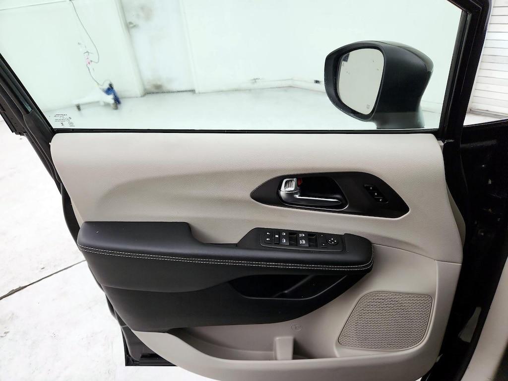 used 2023 Chrysler Pacifica car, priced at $22,998