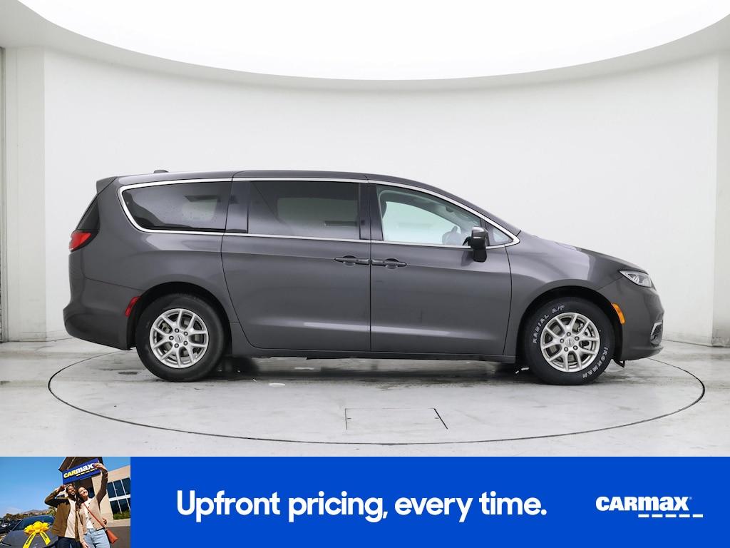 used 2023 Chrysler Pacifica car, priced at $25,998