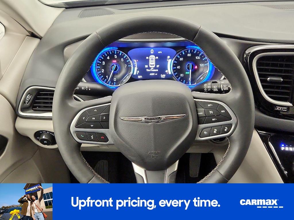 used 2023 Chrysler Pacifica car, priced at $25,998