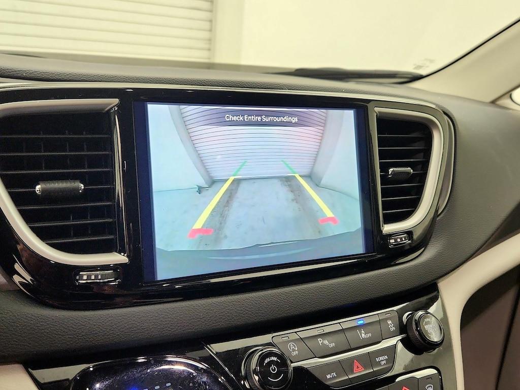 used 2023 Chrysler Pacifica car, priced at $25,998