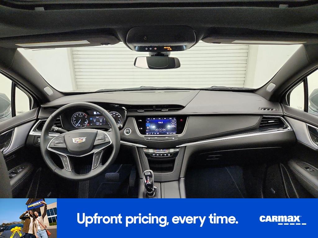 used 2025 Cadillac XT5 car, priced at $38,998