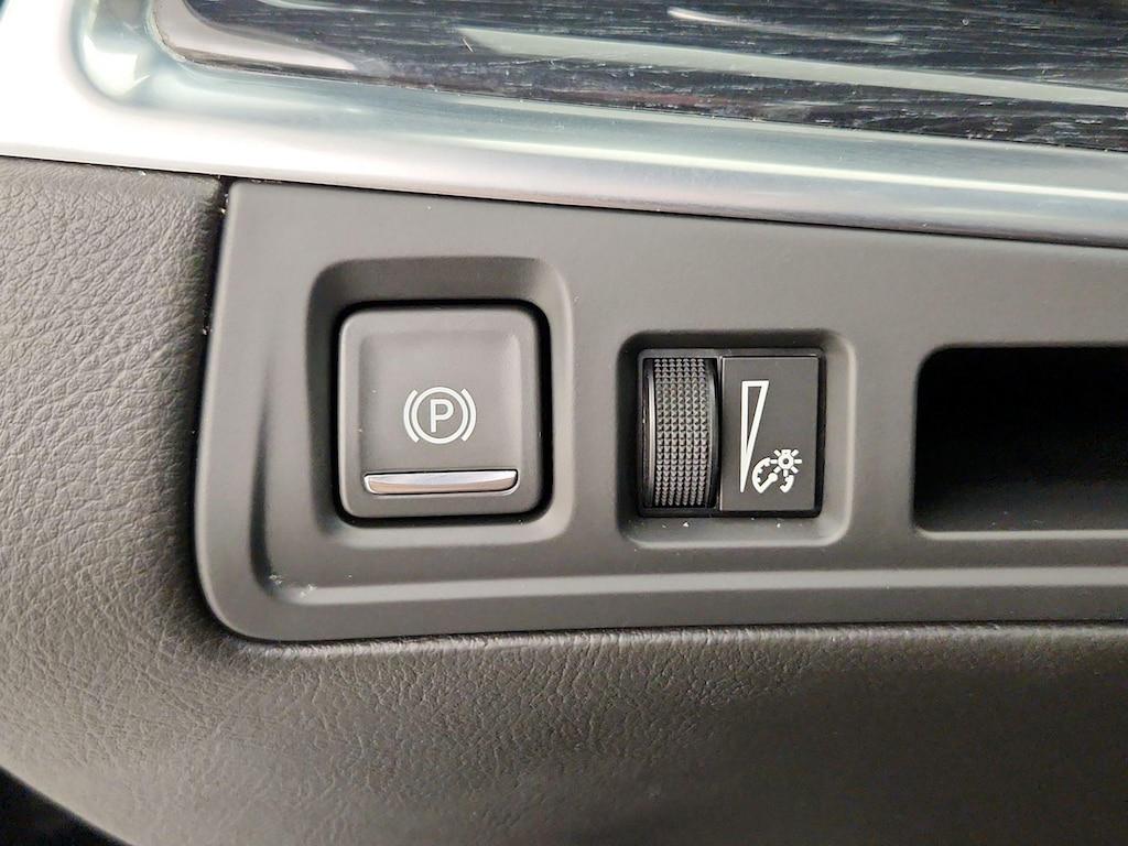 used 2025 Cadillac XT5 car, priced at $38,998