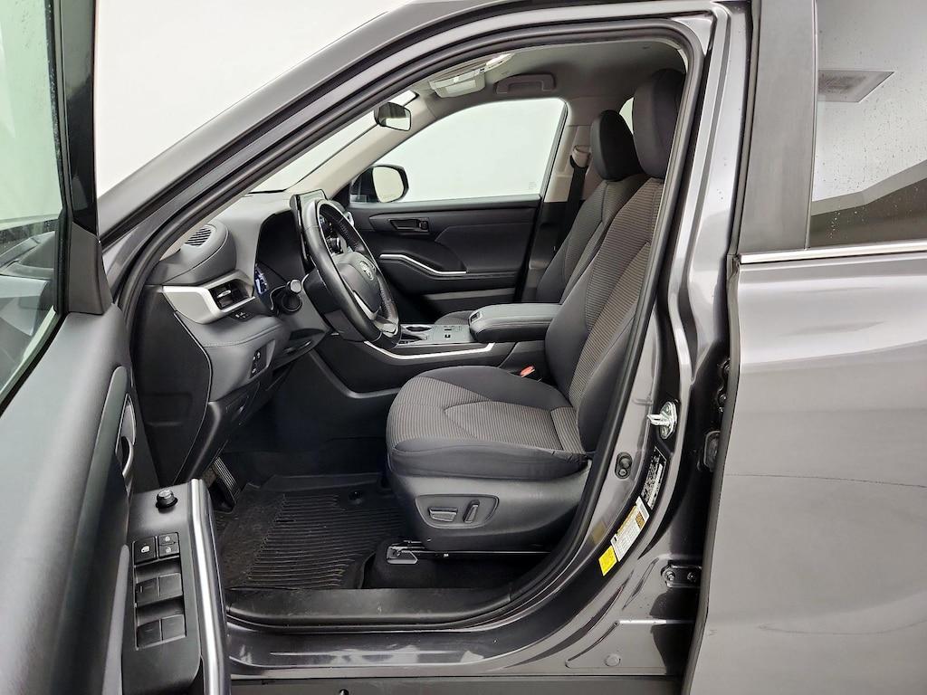 used 2023 Toyota Highlander car, priced at $28,998