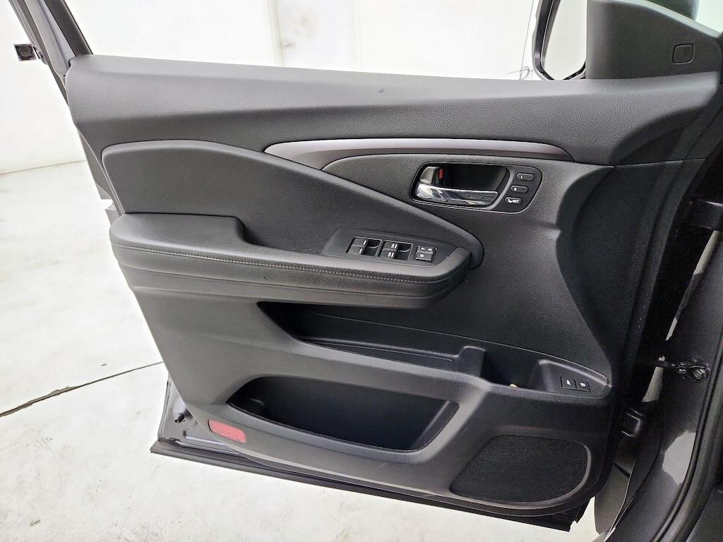 used 2022 Honda Pilot car, priced at $30,998