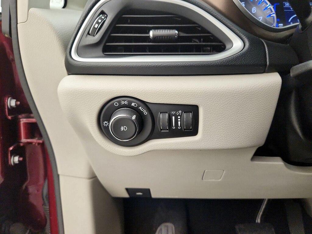 used 2018 Chrysler Pacifica car, priced at $16,998