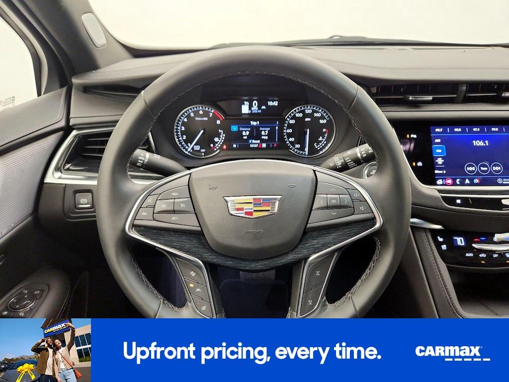 used 2025 Cadillac XT5 car, priced at $38,998