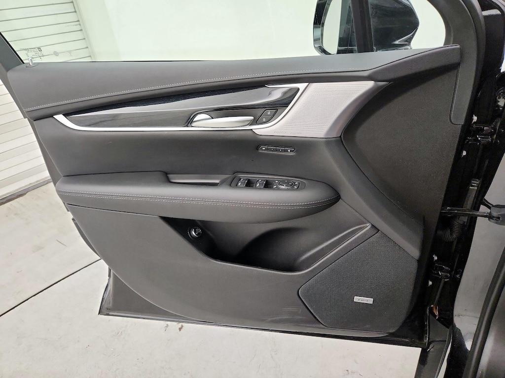 used 2025 Cadillac XT5 car, priced at $38,998