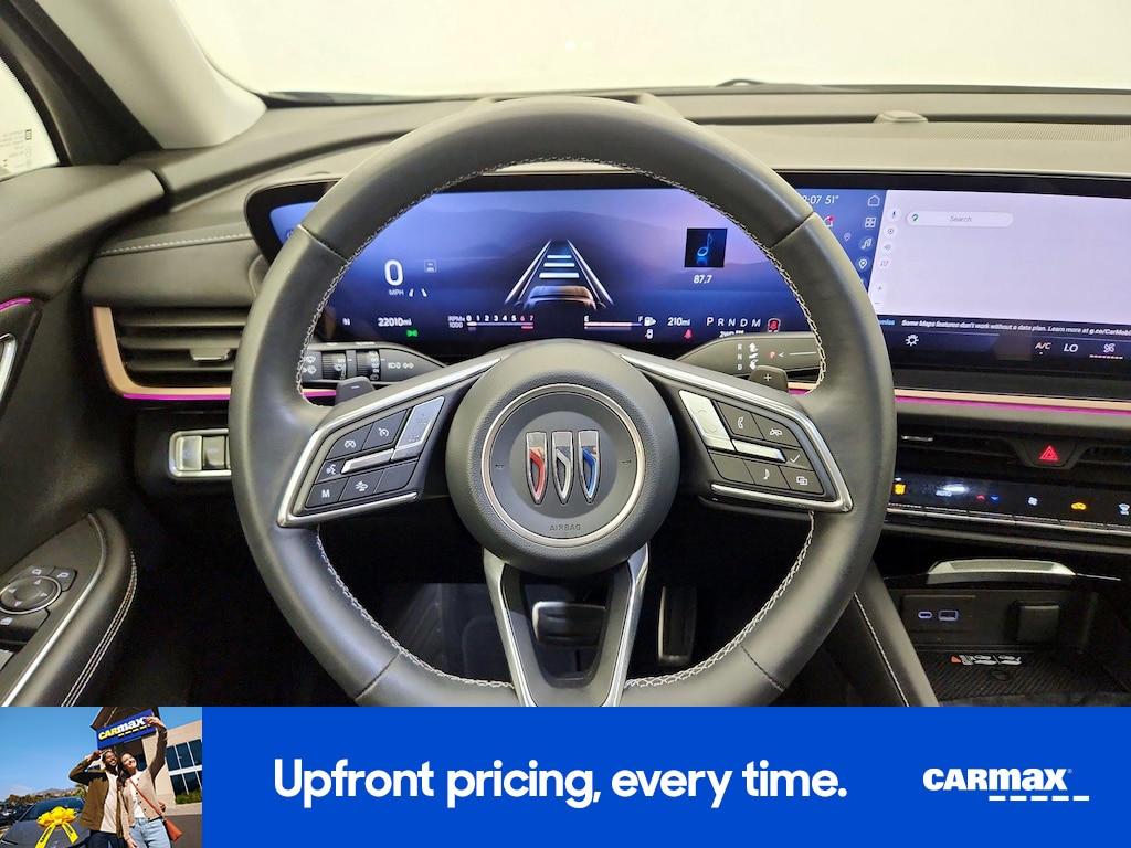 used 2025 Buick Envision car, priced at $27,998