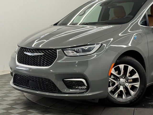 used 2022 Chrysler Pacifica car, priced at $30,599
