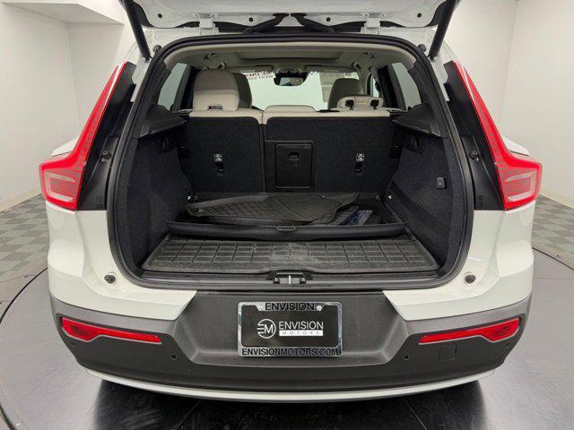 used 2020 Volvo XC40 car, priced at $20,084
