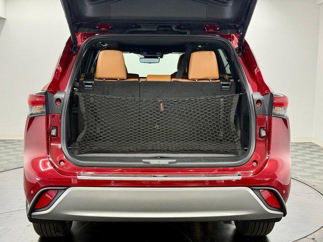 used 2026 Toyota Highlander Hybrid car, priced at $57,899