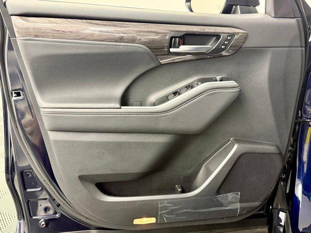 used 2026 Toyota Highlander Hybrid car, priced at $57,927