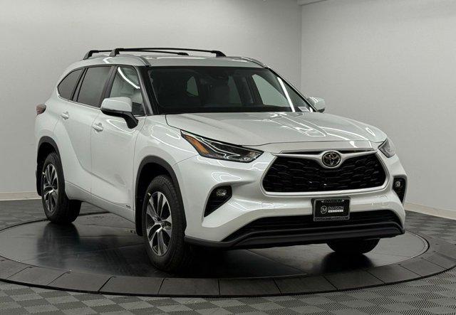 new 2026 Toyota Highlander Hybrid car, priced at $51,078