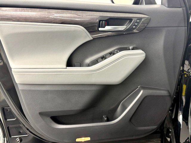 used 2026 Toyota Highlander Hybrid car, priced at $56,406