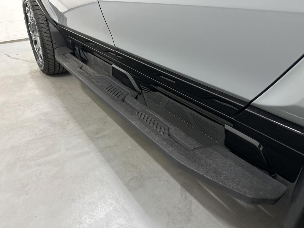 used 2025 GMC HUMMER EV SUV car, priced at $71,900