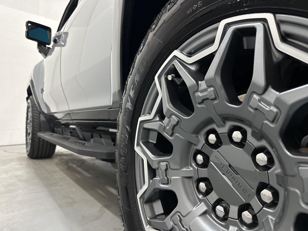 used 2025 GMC HUMMER EV SUV car, priced at $71,900